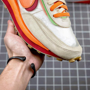 Zapatos Deportivos para Mujer nk Waffle Debut en Color Sandrift/Negro/Phantom/Blanco |   100% Auténtico - Product Image 3