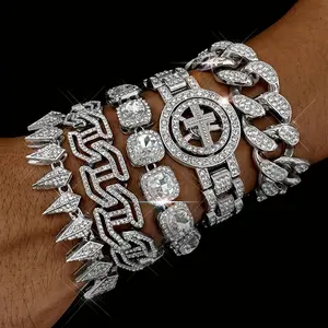 Bracelet personnalisé de créateur de luxe en alliage de zinc plaqué or et ruban hip hop avec colonne vertébrale et croix cubaine en diamant glacé pour hommes