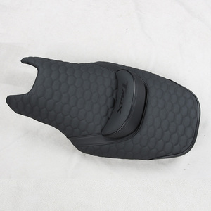 Housse de siège de moto en cuir fibre de carbone à motif diamant de haute qualité GANE Design, adaptée à Yamaha tmax 2012-2016 - Product Image 4