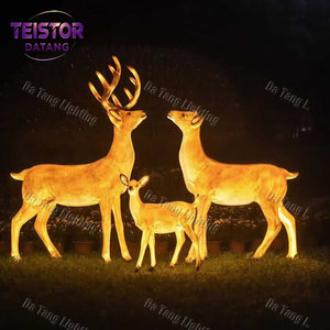 Figurine lumineuse de renne pour un paysage hivernal dynamique et une décoration festive des rues - Product Image 5