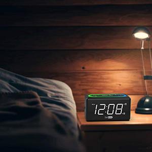 Despertador digital multifunción, reloj de escritorio de 7 colores con carga USB y cambio de color - Product Image 4