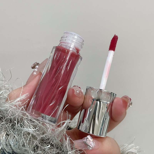Brillo Labial Líquido Humectante y Brillante para Maquillaje de Labios - Product Image 1