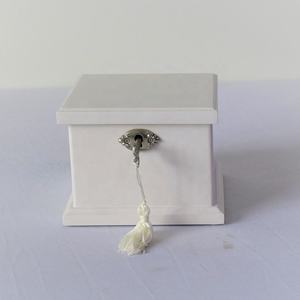Caja Musical de Bailarina Blanca Pequeña de Lujo con Diseño Nuevo y Personalizado para Niñas, para Regalos - Product Image 1