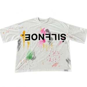 เสื้อยืดผู้ชายโอเวอร์ไซซ์เสื้อยืดพิมพ์ลายไหล่ตกสำหรับผู้ชาย - Product Image 1