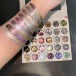 Palette de fards à paupières pressés duochrome personnalisée, végane et sans cruauté, quatre couleurs, ingrédients à base de plantes, effet métallique, scintillant et chatoyant - Product Image 2