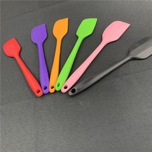 Spatole in Silicone Puro da 20,5 cm Facili da Pulire per Microonde - Disponibili per la Vendita - Product Image 1