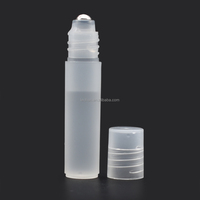 Vente en gros 10ml 15ml 20ml 30ml givré mat vide huile essentielle parfum blanc pp rouleau sur bouteille avec boule de rouleau en métal