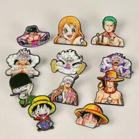 Nouveaux Pins Métalliques Anime Tendance 2026 – Badges Métalliques Durables Personnages de Dessins Animés Impression 3D/UV Faible MOQ – Vente en Gros de Pins Cadeaux Anime