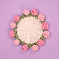 Sous-verre rond en fil de laine fait main, motif bouquet de roses au crochet, cadeau créatif et pratique, artisanat textile