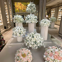 Offre Spéciale – Centre de Table Artisanal en Soie, Rose Blanche Réaliste de 60 cm, Plante Verte Artificielle Longue Durée pour Mariage et Saint-Valentin