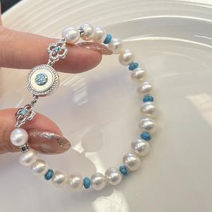 Bracelet à boucle en forme de bâton de fleur turquoise, style rétro européen, incrusté de coquillages marins et de perles d'eau douce, vente en gros et au détail, bracelets de charme tendance - Product Image 2