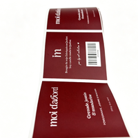 Rouleaux d'étiquettes adhésives en vinyle mat imperméables haut de gamme avec formes personnalisées et couleurs CMYK pour la promotion