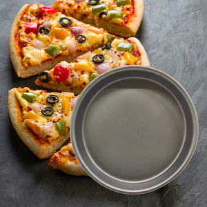 Plaques à pizza en aluminium ATLAS STAR 7 pouces, revêtement anodisé dur pour une croûte croustillante, pizzas, pains plats, biscuits géants - Réutilisables - Product Image 1