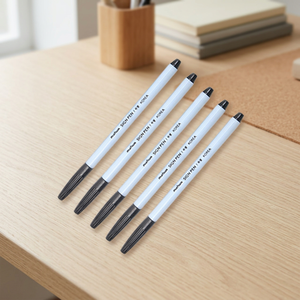 Stylo à raser à base d'eau pour hommes avec 6 interventions – Essentiels de bain - Product Image 2
