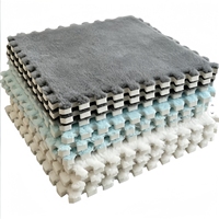 Service OEM professionnel pour les dalles de mousse emboîtables à surface pelucheuse avec emballage personnalisé
