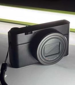 Appareil photo numérique compact Sony RX100 Mark VII d'occasion, 20,1 MP, capteur empilé de 1 pouce, zoom 8x, vidéo 4K, bon état, prêt à être expédié - Product Image 1