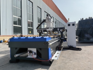 Machine de fraisage CNC ATC GUANDIAO 1325 pour la fabrication de portes de meubles et d'armoires - Product Image 5