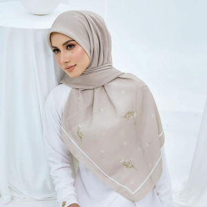 Malesia premio cotone Voile Hijab Tudung Bawal personalizzato digitale stampato Hijab sciarpa con punto di taglio Lacer - Product Image 4