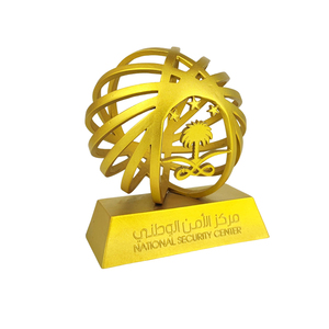 Premios del campeonato del trofeo del <span class=keywords><strong>Halcón</strong></span> dorado estándar nacional de Qatar, recuerdos personalizados del gobierno con grabado árabe - Product Image 4