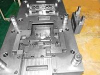 Machine de gravure en métal de routeur de commande numérique par ordinateur de 4/5 axes pour l'acier inoxydable en aluminium