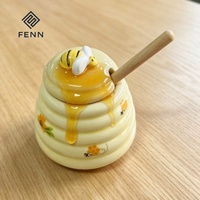 FENN Handbemalter Keramik-Honigtopf mit Bienen-Deckel und Holzlöffel, glasiertes Honigglas, individuelles Logo, OEM, direkt ab Werk