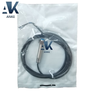 Sensor de Proximidad Inductivo PNP Original SICK IME12-04BPOZW2S, Rango de Detección de 4 mm, Montaje Empotrado, Entrega Rápida, en Stock - Product Image 1