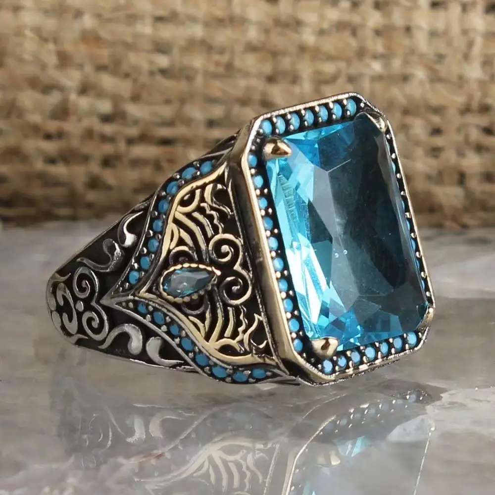 Europäisches und amerikanisches Retro-Set im ethnischen Stil mit rotem grünem blauem Diamant-breitem Ring Stilvoller Fingerring für Männer