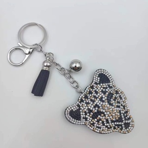 Nuevo Llavero Colgante Estilo Occidental con Diseño <span class=keywords><strong>de</strong></span> Guepardo, Incrustaciones <span class=keywords><strong>de</strong></span> Diamantes y Pedrerí<span class=keywords><strong>a</strong></span> Termoadhesiva, Adorno <span class=keywords><strong>de</strong></span> Animal Pequeño <span class=keywords><strong>de</strong></span> Aleación Metálica - Product Image 4