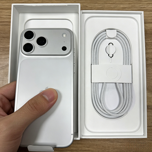 ลดราคาพิเศษ มือถือมือสองคุณภาพเยี่ยม ขนาด 6.9 นิ้ว รุ่น 17 Pro Max 5G ปลดล็อคแล้ว ของแท้ - Product Image 3