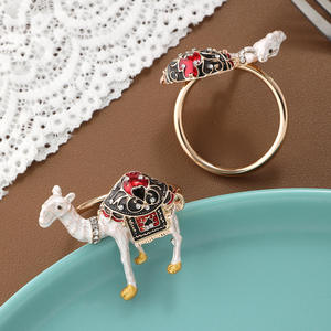 Anello portatovagliolo a tema cammello in lega di zinco anello decorativo creativo nuovo portatovagliolo da tavolo dell'hotel - Product Image 6