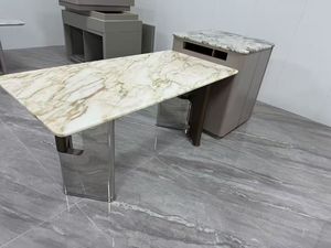 โต๊ะหินอ่อนหรูหราสไตล์โมเดิร์นเรียบง่าย รูปทรงสี่เหลี่ยมผืนผ้า สำหรับห้องรับประทานอาหารในบ้าน พร้อมชุดเก้าอี้ เหมาะสำหรับอพาร์ทเมนต์ขนาดเล็ก - Product Image 5