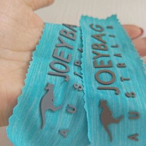 Étiquettes en silicone pour vêtements de sport personnalisés, transfert thermique, graphiques, haute élasticité, impressions 3D sur vêtements, design de dessins animés, origine Chine, vente en gros - Product Image 2