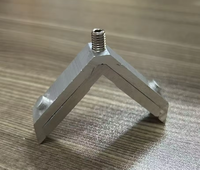 Porte moderne en alliage d'aluminium durable, résistante à l'eau, avec joints d'angle sous pression, insonorisée, installation facile, alignement d'angle
