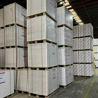 Usine de matières premières de haute qualité 60gsm 70gsm 80gsm 100gsm 120gsm papier d'impression offset blanc/rouleau de papier offset sans bois