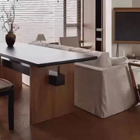 Bureau de travail moderne en bois massif avec design éco-responsable