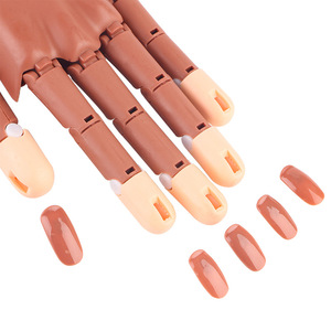 Herramienta <span class=keywords><strong>de</strong></span> práctica <span class=keywords><strong>para</strong></span> principiantes <span class=keywords><strong>de</strong></span> belleza <span class=keywords><strong>de</strong></span> <span class=keywords><strong>uñas</strong></span> precio <span class=keywords><strong>de</strong></span> fábrica al por mayor <span class=keywords><strong>mano</strong></span> <span class=keywords><strong>de</strong></span> práctica <span class=keywords><strong>de</strong></span> entrenamiento <span class=keywords><strong>de</strong></span> <span class=keywords><strong>uñas</strong></span> móvil flexible - Product Image 2