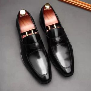 Nouvelles chaussures en cuir au design élégant de style automne pour les fêtes de mariage d'affaires et les vêtements d'affaires formels - Product Image 2