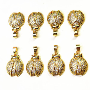 Pendentif Coccinelle en Alliage et Strass, Breloque Insecte Dorée Micro-Incrustée, Accessoire de Bijouterie Quotidienne - Product Image 2