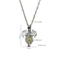 Collier lumineux Hollow Out Alloy Charmander Halloween Glow In The Dark Can Open Dragon Pendant Necklace (KN5447)