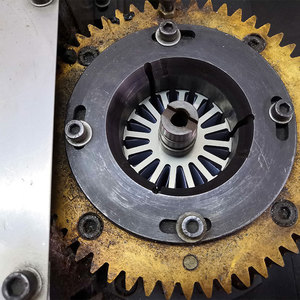 Motor de CC con escobillas de imán permanente Dp-1201h 12V con montaje de brida para equipos agrícolas de elevación y arranque - Product Image 3