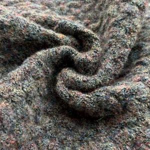 74% 재활용 폴리에스터 17% 아크릴 6% 울 3% 스판덱스 | 헤비급 브러시 원사 1/9NM | 어두운 겨울 니트웨어 멋진 원사 - Product Image 5