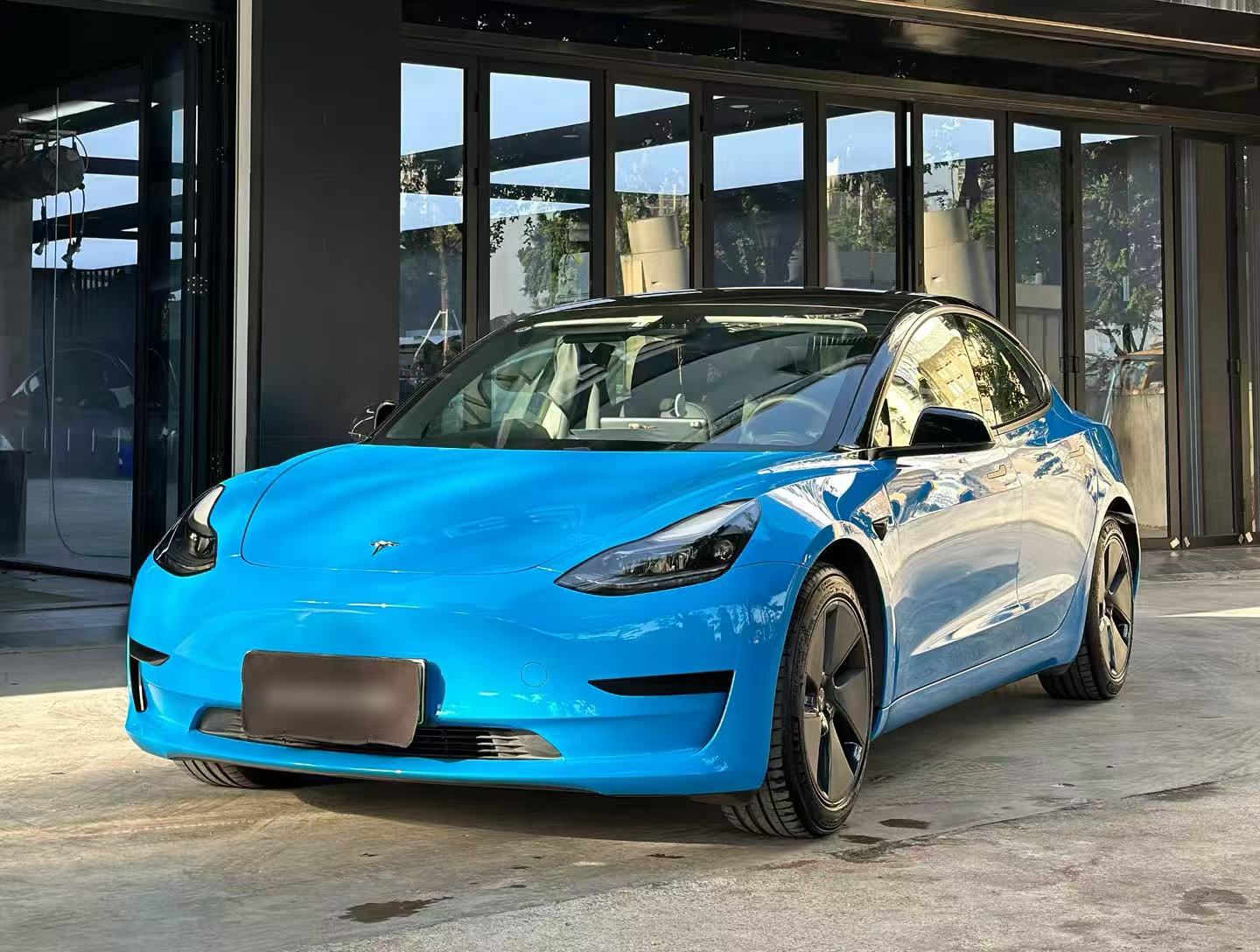 Arrow Blue