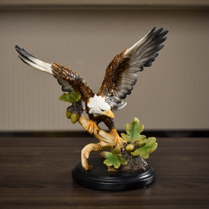Aigle <span class=keywords><strong>à</strong></span> tête blanche américain transfrontalier résine artisanat ornement <span class=keywords><strong>Figurine</strong></span> haut de gamme pour bureau hôtel jardin décoration peinture Animal Anime - Product Image 4