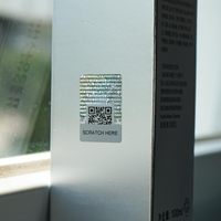 Étiquettes en matériau PET anti-contrefaçon, autocollants holographiques argentés avec numéros de série uniques, codes QR, sceaux de sécurité