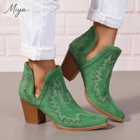 Desain Sepatu Boots Pendek Wanita Terbaru 2026, Gaya Etnik Bordir Bunga, Hak Tinggi Tebal, Bahan PU, Model Koboi Barat