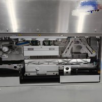 Machine de scellage automatique à grande vitesse pour barquettes, machine de scellage sous vide à l'azote, ligne de production d'emballage sous atmosphère modifiée |   Scelleuse de barquettes