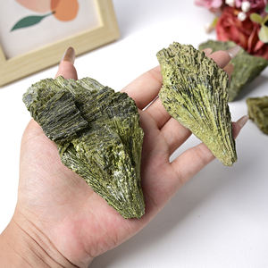 Espécimen de Turmalina Verde Natural, Cristal Mineral de Alta Calidad, Colección de Piedras Preciosas, Piedra Bruta Rara para Decoración del Hogar y Sanación - Product Image 4