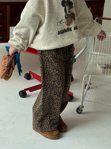 B11 <span class=keywords><strong>Pantaloni</strong></span> Larghi a Vita Elastica con Stampa Leopardata in <span class=keywords><strong>Velluto</strong></span> per Bambine Coreane, Autunno Inverno 2025, Casual e Versatili - Product Image 4