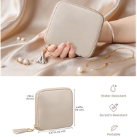 Petite pochette à bijoux en velours doux avec compartiments, organiseur de voyage pour femmes, pour ranger colliers, boucles d'oreilles, bracelets