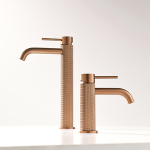 Vòi lavabo chất lượng cao, tay cầm đơn, lắp đặt trên mặt bàn, chất liệu đồng thau - Product Image 2